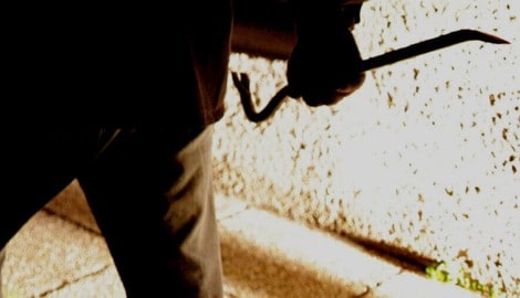 Das Einbrecher-Trio richtete einen Schaden um mehrere hunderttausend Euro an (Symbolbild).