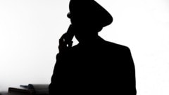 Echte Polizisten verlangen per Telefon niemals Geld von Bürgern – bei einem solchen Anruf also ...
