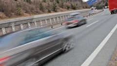 Einige Lenker übersahen den auf der Autobahn liegenden Gegenstand (Symbolbild).