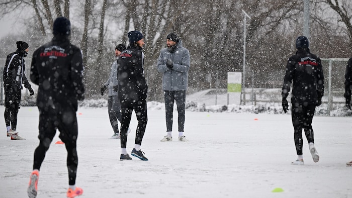 Atdhe Nuhiu (Mitte) war schon Co-Trainer unter Fabio Ingolitsch, bleibt in seiner Rolle.