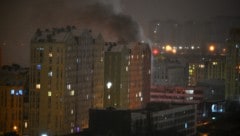 In Kiew wurden in der Nacht auf Freitag mehrere Wohnblocks von russischen Geschossen getroffen.