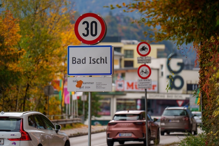 Der 85-Jährige wird jetzt in Bad Ischl behandelt.