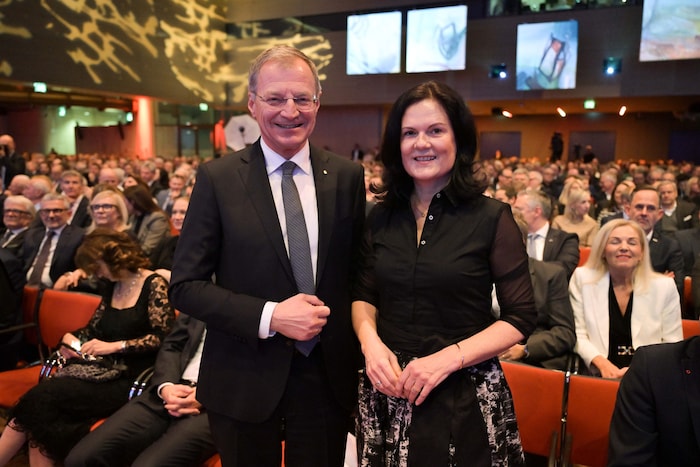 Landeshauptmann Thomas Stelzer mit Gattin Bettina Stelzer-Wögerer.