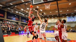 Die Basketballer von BC Vienna haben alle Hände voll zu tun. 