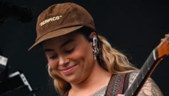 Tash Sultana bei ihrem Konzert am Open-Air-Gelände 2023 in der Wiener Arena.