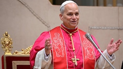 Ein großer Teil der menschlichen Kreativindustrie läuft laut dem Papst Gefahr, abgebaut und ...