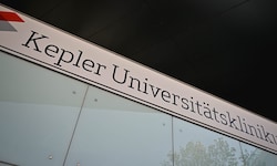 Durch den Fehler eines Oberarztes im Linzer KUK wurde eine Mühlviertlerin (54) traumatisiert. ...