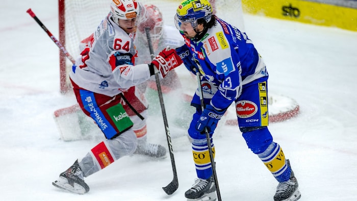 Villachs Adam Helewka (re.) hatte in Minute 24 auf 1:0 gestellt.