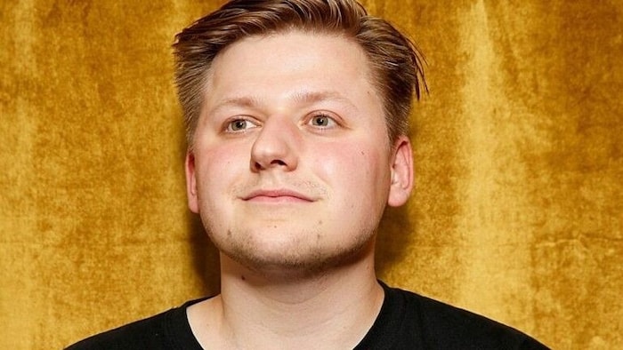 Autor und Satiriker El Hotzo