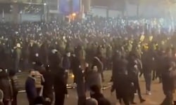 In Teheran und anderen Metropolen kam es am Freitag zu Massendemostrationen.