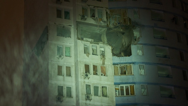 In der Nacht auf Freitag wurde Kiew mitten in einem Schneesturm von einem russischen Luftangriff ...