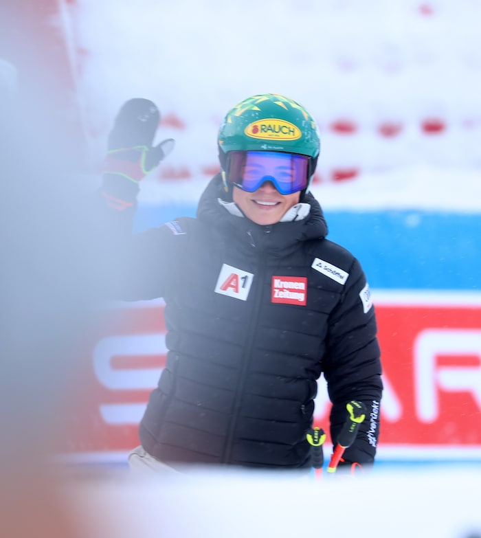 Auch Julia Scheib schaute sich die Strecke an. Die Steirerin startet am Sonntag im Super-G.