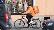 Bei Lieferboten wird in Zukunft vermehrt auf E-Bikes gesetzt.