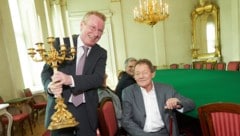 Peter Fröstl und Wolfgang Ambros 2015 im Bundeskanzleramt – die Nachricht vom Ableben Fröstls ...