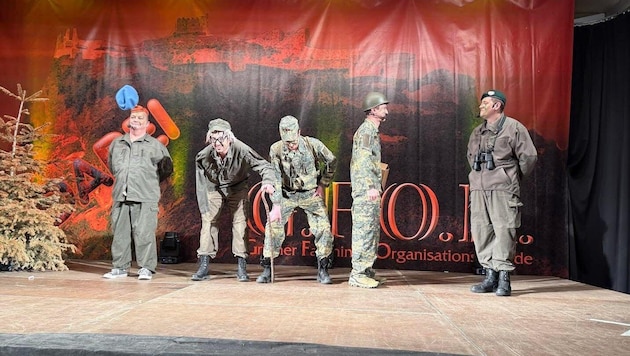 Die „G.F.O.R“ überzeugt mit zwei Garde-Gruppen, Burgpaar und vielen Sketchen über Gott und die ...