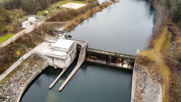 Unmittelbar neben dem Kleinwasserkraftwerk Dorfmühle an der Ybbs wurde Batteriespeicher mit 0,6 ...