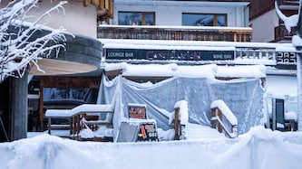 40 Menschen kamen bei dem Brand in einer Bar in Crans-Montana ums Leben.