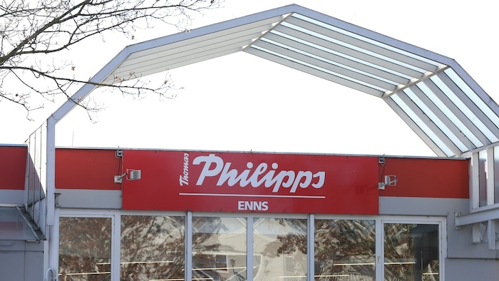 Discounter Thomas Philipps vertreibt Artikel für Garten- und Heimwerkerbedarf.