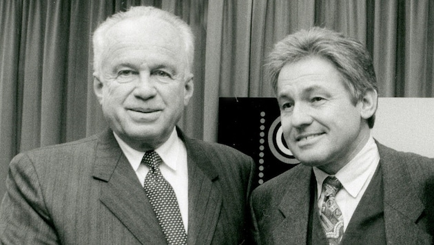 Josef Ratzenböck bei Amtsübergabe an Josef Pühringer im Jahr 1995