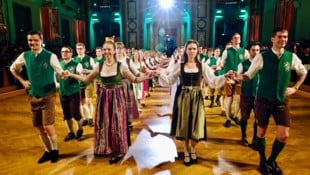 Der Steirerball am Freitag wurde von 50 Tanzpaaren eröffnet.