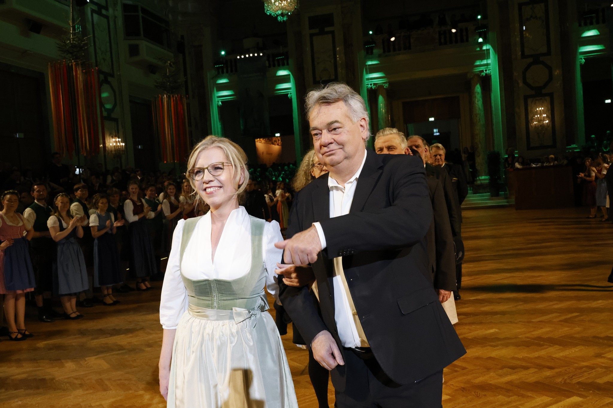 Grüne Steirer: Parteichefin Leonore Gewessler und Ex-Vizekanzler Werner Kogler beim Einmarsch.