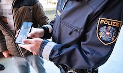 Das private Handy ist die Drehscheibe für den gängigen Betrug mit Investments. Diese Form der ...