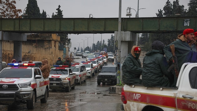 Syrische Regierungstruppen haben in der Großstadt Aleppo Hunderte kurdische Kämpfer ...