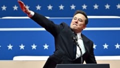 Ausgerechnet Musk fragte in einem Kommentar auf seiner Plattform X, warum die britische ...