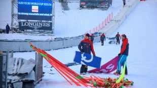 Am frühen Vormittag waren die Abbauarbeiten in Zauchensee bereits im Gange. 