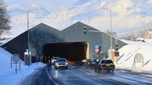 Viele haben sich zuletzt über verringertes Fahrttempo in Tunneln wie dem Umfahrungstunnel ...