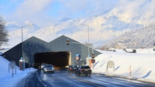 Viele haben sich zuletzt über verringertes Fahrttempo in Tunneln wie dem Umfahrungstunnel ...