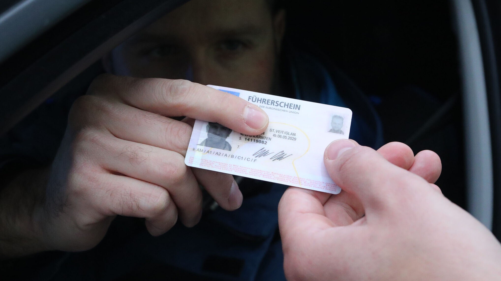 Führerschein gezwickt - Polizei beendet Cannabis-Fahrt in Salzburg