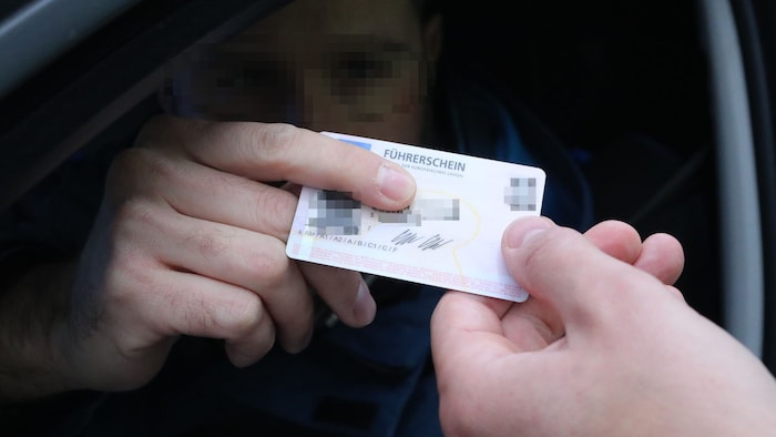 Das EU-weit einheitliche Scheckkartenformat für Lenkberechtigungen soll Kontrollen erleichtern ...
