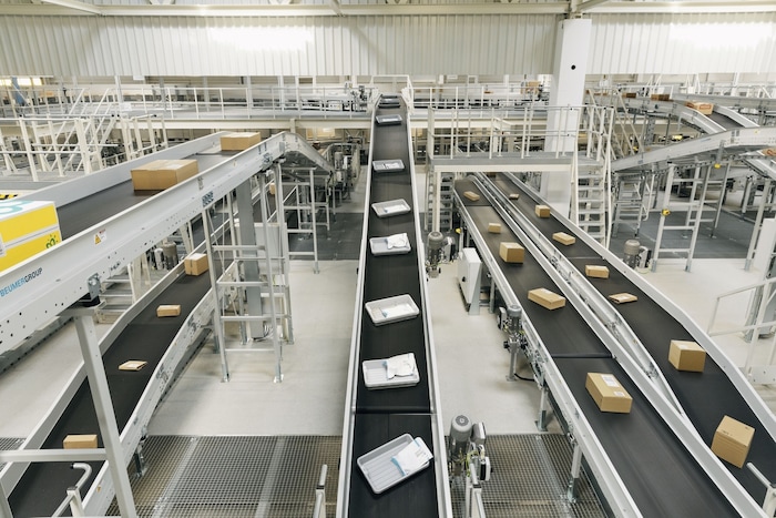 Die Packerl-Flut nimmt kein Ende, denn die Online-Shops boomen.