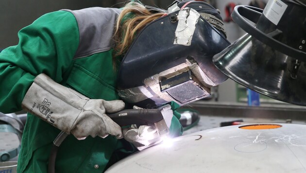 Besonders problematisch sei, dass fertig ausgebildete Lehrlinge häufig von der öffentlichen ...