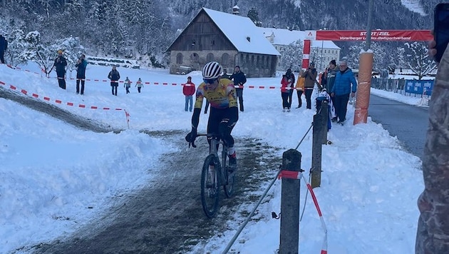 Kilian Feurstein kämpfte sich bei tiefwinterlichen Verhältnissen auf Rang zwei.