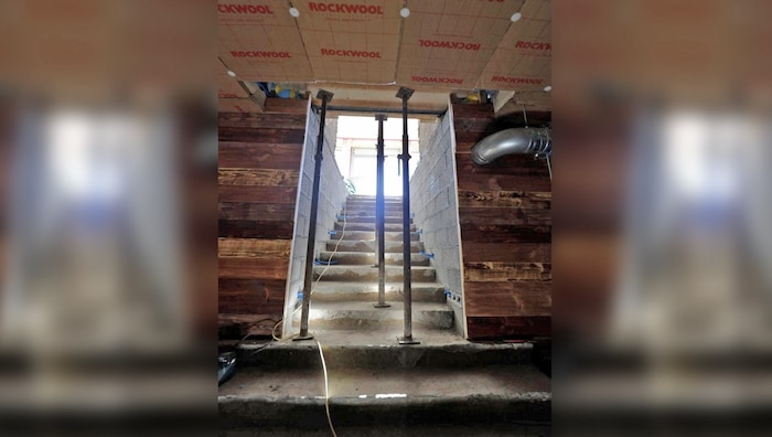 Die Betreiber haben die Bar in großen Teilen selbst renoviert und wurden von den Behörden ...