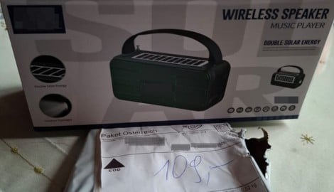 Qualitativ hochwertiges Zielfernrohr bestellt, im Paket war aber ein billiger Solar-Lautsprecher ...