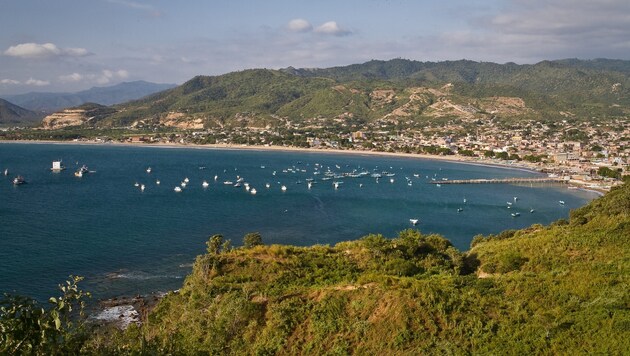 Der Strand von Puerto López ist bei Touristen sehr beliebt – doch eine grausige Warnung an dort ...