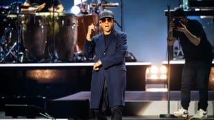 Gute Miene beim Konzert zu einem bösen Leben in der Realität: Xavier Naidoo beim Ignorieren ...