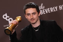 Timothée Chalamet durfte sich endlich auch einen Golden Globe abholen. Er setzte sich in der ...