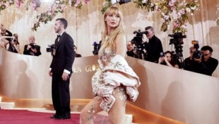 Jennifer Lawrence kam im Naked-Dress und legte den Wow-Auftritt des Abends hin!