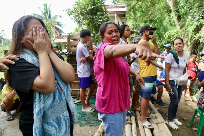Die verzweifelten Angehörigen von Vermissten