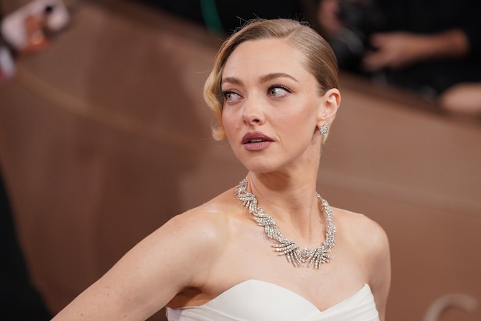 Amanda Seyfried glänzte an diesem Abend am roten Teppich, aber ihre Verlierer-Grimasse sorgte ...