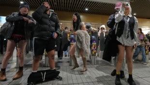 Die Teilnehmer sorgten im sonntäglichen Alltag für Aufmerksamkeit.