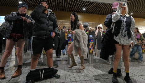 Die Teilnehmer sorgten im sonntäglichen Alltag für Aufmerksamkeit.