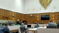 Der 80-Jährige muss sich wegen versuchten Mordes vor Gericht verantworten.