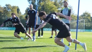 Der Countdown zum ersten Pflichtspiel läuft, Sturm schwitzt dafür in Catez.
