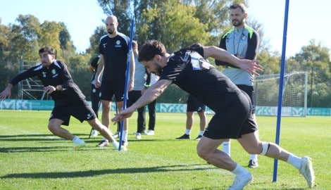 Der Countdown zum ersten Pflichtspiel läuft, Sturm schwitzt dafür in Catez.