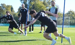 Der Countdown zum ersten Pflichtspiel läuft, Sturm schwitzt dafür in Catez.